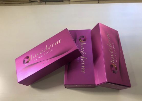 Xhel per fryrje buzesh me acidi hialuronik dhe me lidokaine, anestetik lokal per buzet, mbushes dermal Juvederm Smile qe injektohet ne buze, nga Klinika Dermatologjike Venus, Dr Brunilda Bardhi